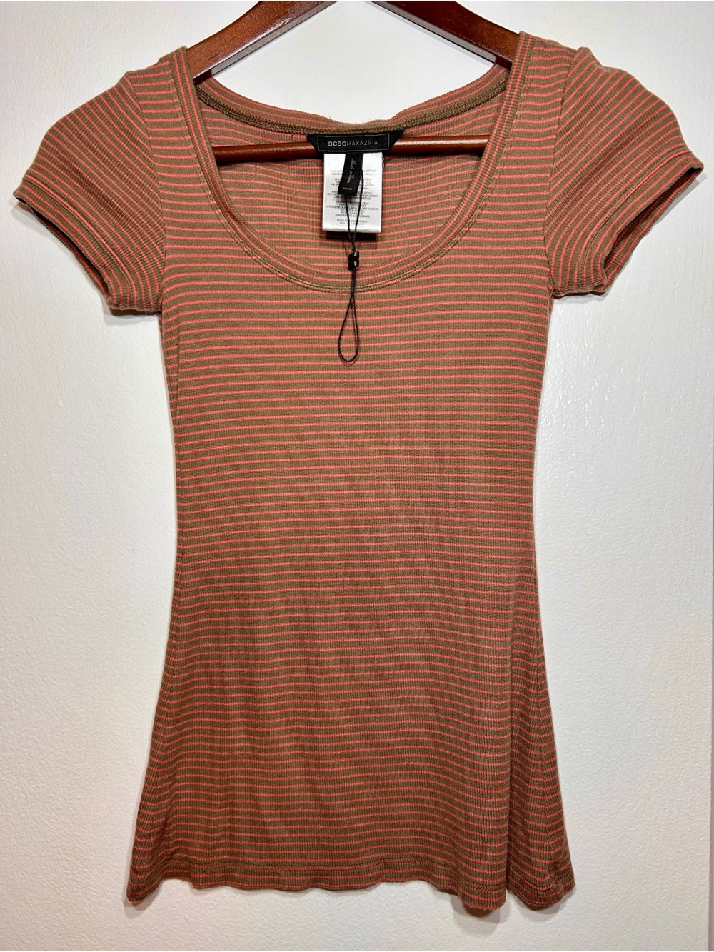 BCBGMaxAzria Rust and Cream Striped Scoop Neck Short Sleeve Top